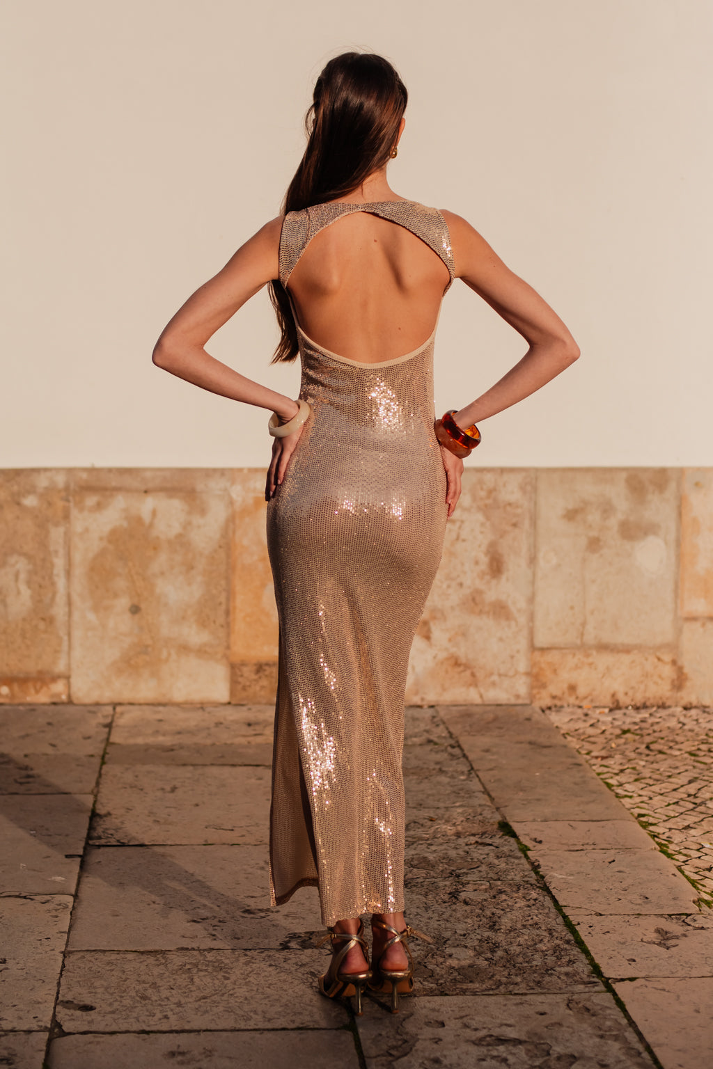 Robe Soignée sequins doré