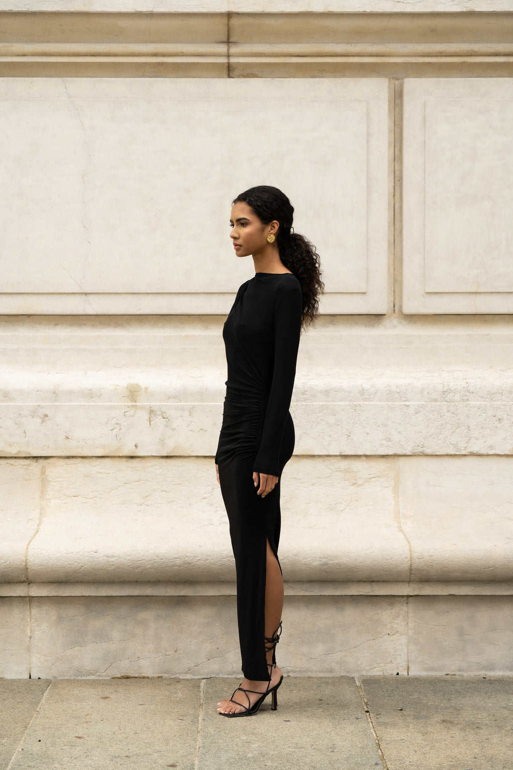 Robe Nola noire