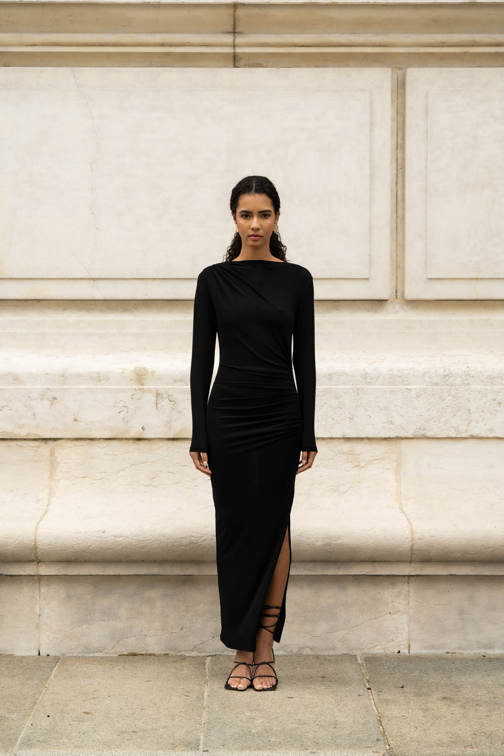 Robe Nola noire